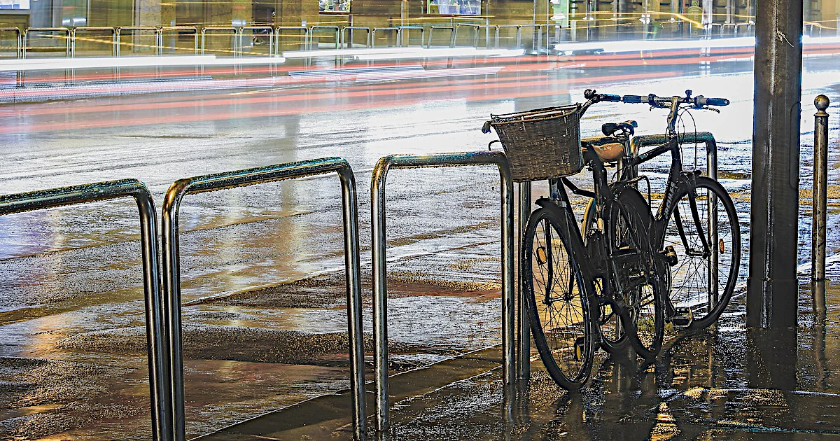 How to Choose Rainwear and Ponchos for Cycling in the Rainのサムネイル