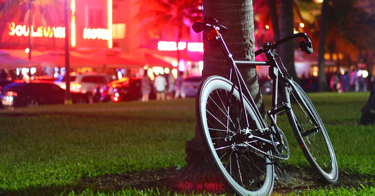 ロードバイクで夜練をするメリットと注意点のサムネイル